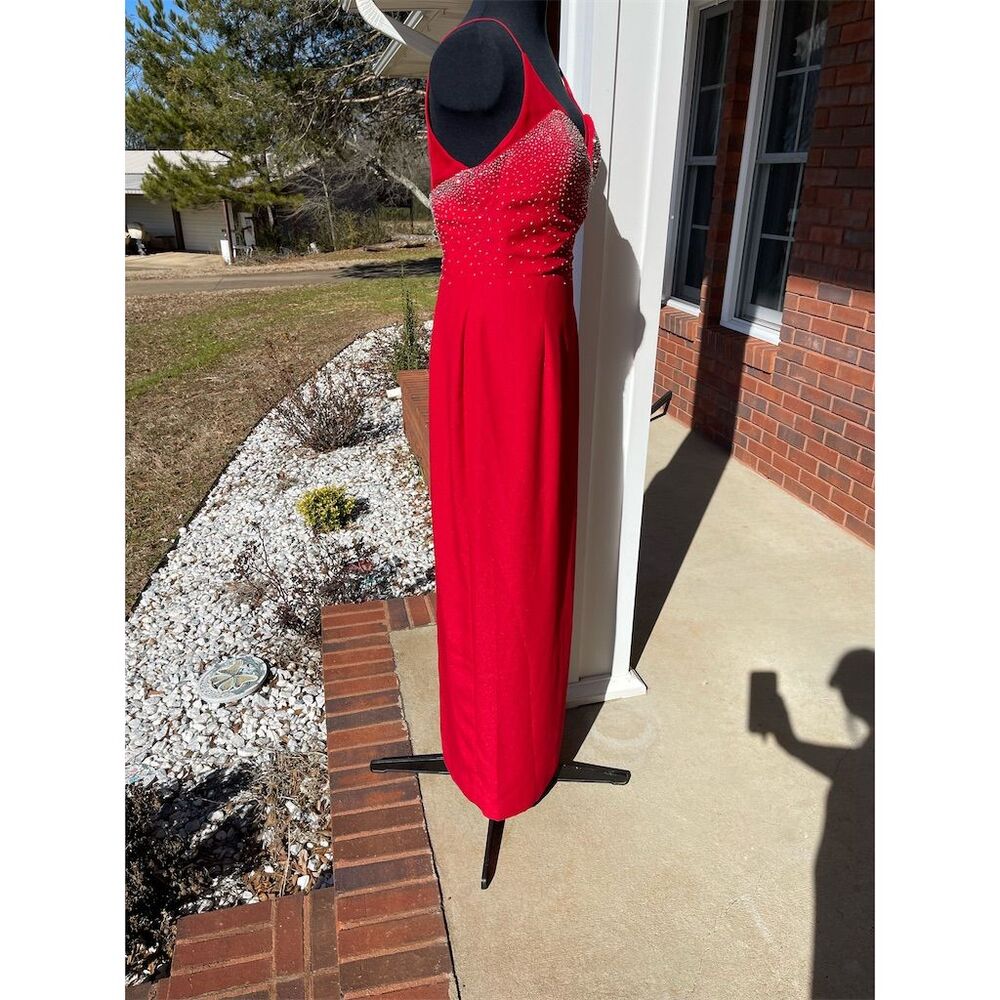 Cire Women's Size 10 Red Beaded V-Neck Long Evening Gown, wedding, prom, formal - Picture 5 of 16